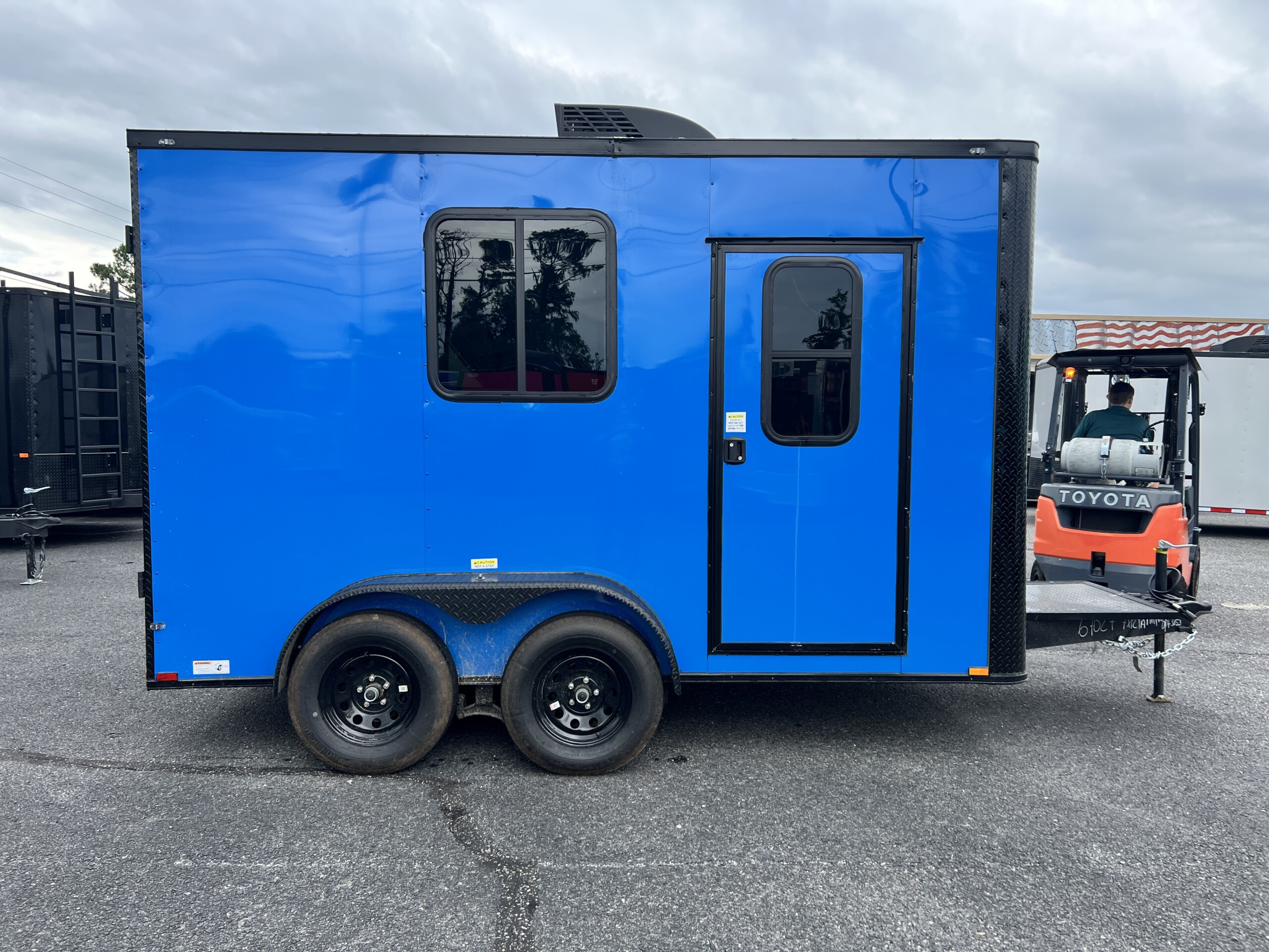 7 X 12 TA Pet Grooming Trailer - Image 3