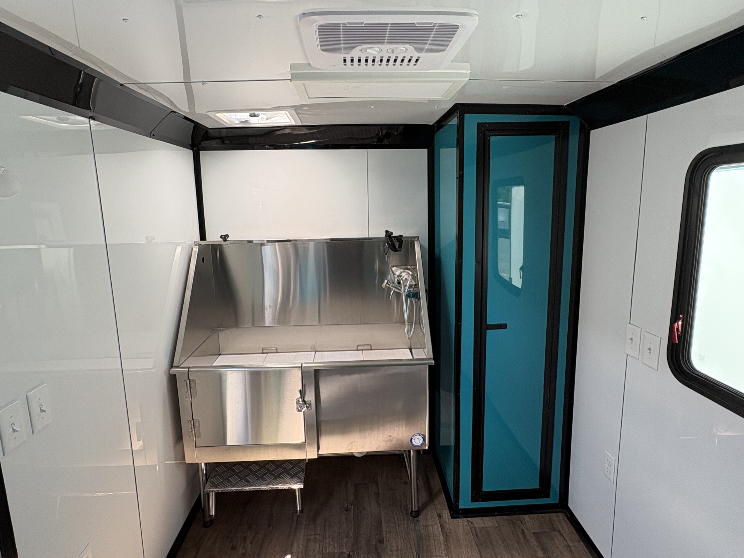7 X 14 TA Pet Grooming Trailer - GENESIS SERIES - Image 8