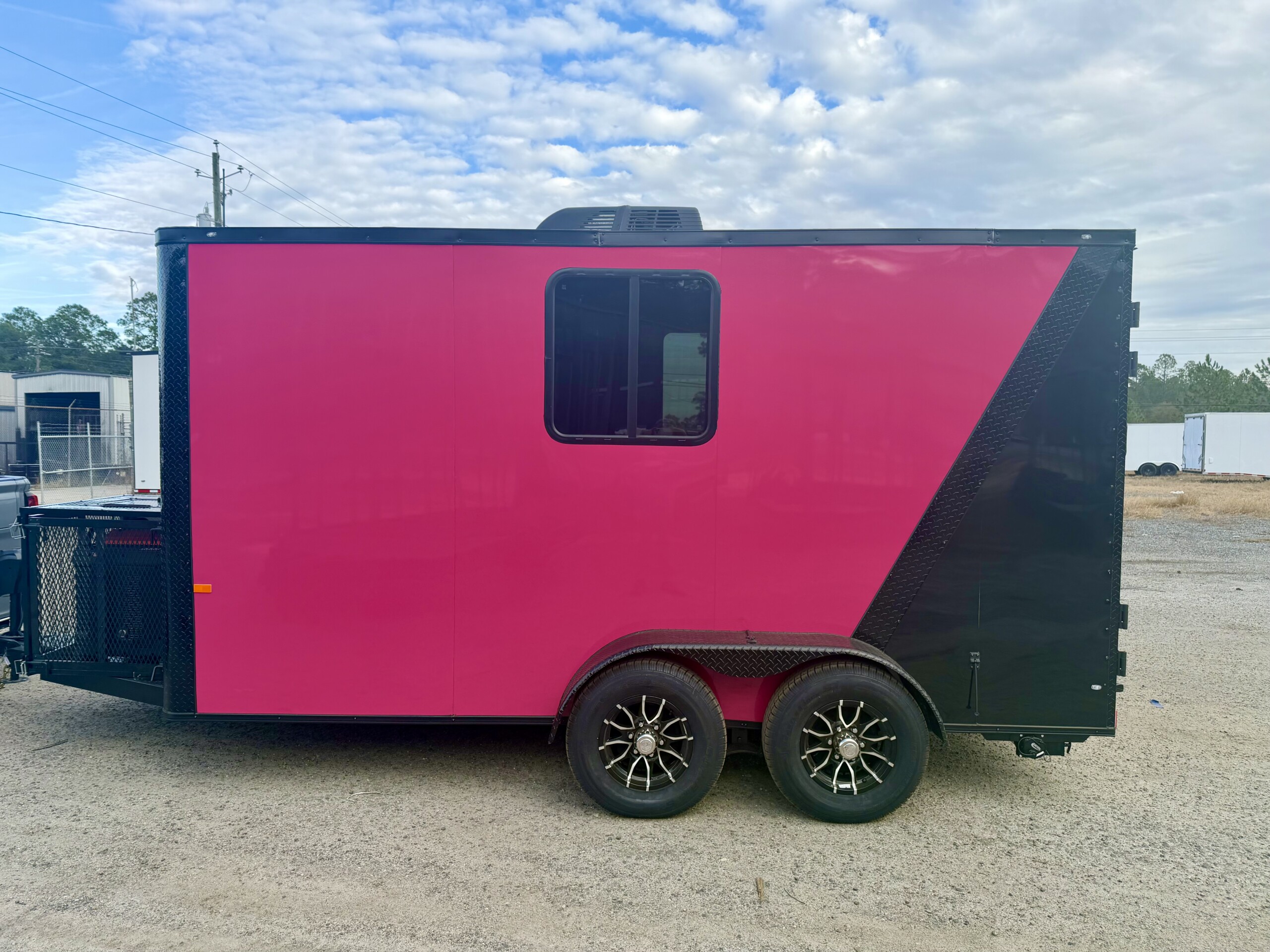 7 X 14 TA PET GROOMING TRAILER - LEGACY SERIES - Image 4