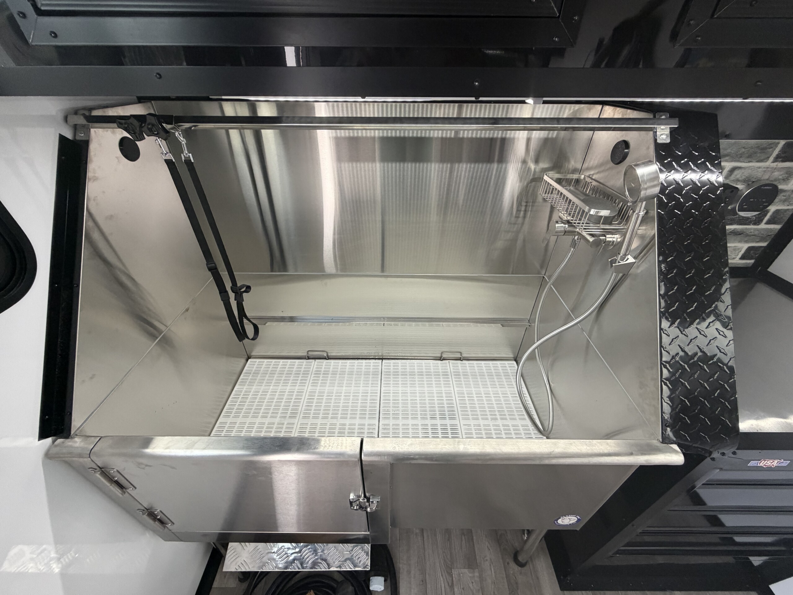 7 X 14 TA PET GROOMING TRAILER - LEGACY SERIES - Image 11