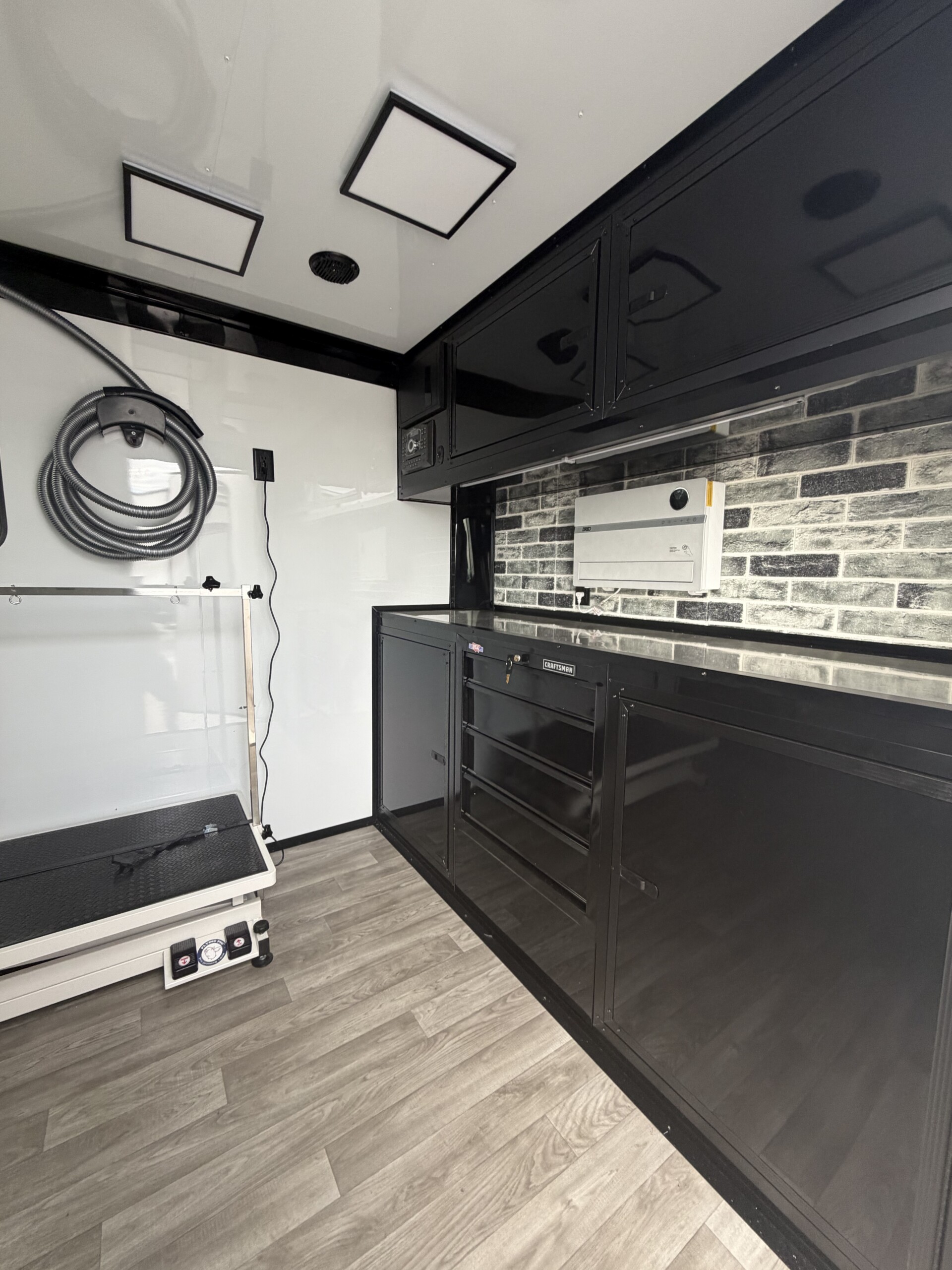7 X 14 TA PET GROOMING TRAILER - LEGACY SERIES - Image 9